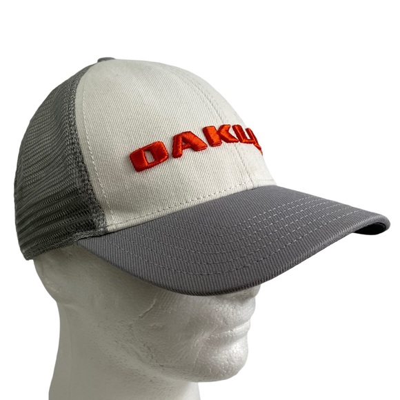 Oakley Snap-Back Trucker Mesh Baseball Hat Cap Embroidered Spell-Out Gray/White - Picture 5 of 16